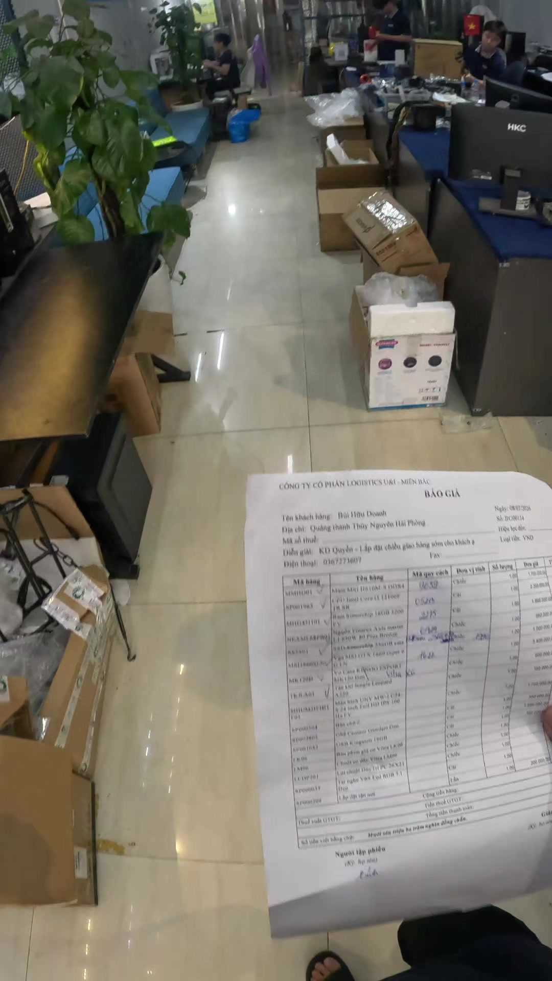 Bạn đang tìm kiếm một cấu hình máy tính chơi game phân khúc tầm trung với tiêu chí: Hiệu năng khỏe – Giá thành hợp lý – Ngoại hình lung linh
